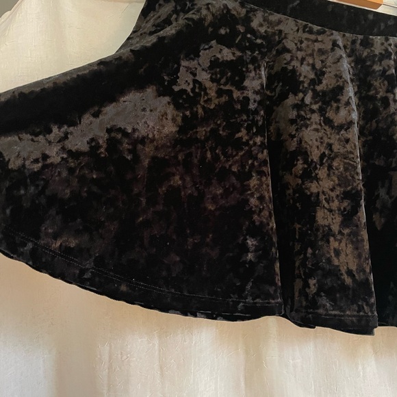 Black Velvet Skater/Circle Skirt - Picture 3 of 3
